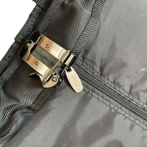 WallyBags Deluxe Travel Garment Bag Carry On 3 Pockets WallyLock Hanger Clamp ID - Picture 6 of 16